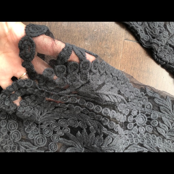 Black lace long sleeve top - Picture 3 of 3